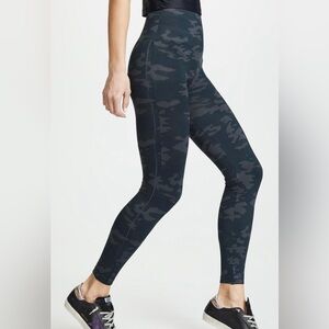 SPANX! THE HOLLYWOOD HIGH WAIST CAMO/ M🤍
